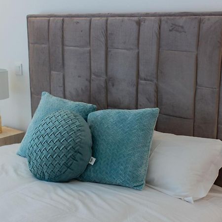 Stunning Apartment W/ Free Parking By Lovelystay Porto Ngoại thất bức ảnh
