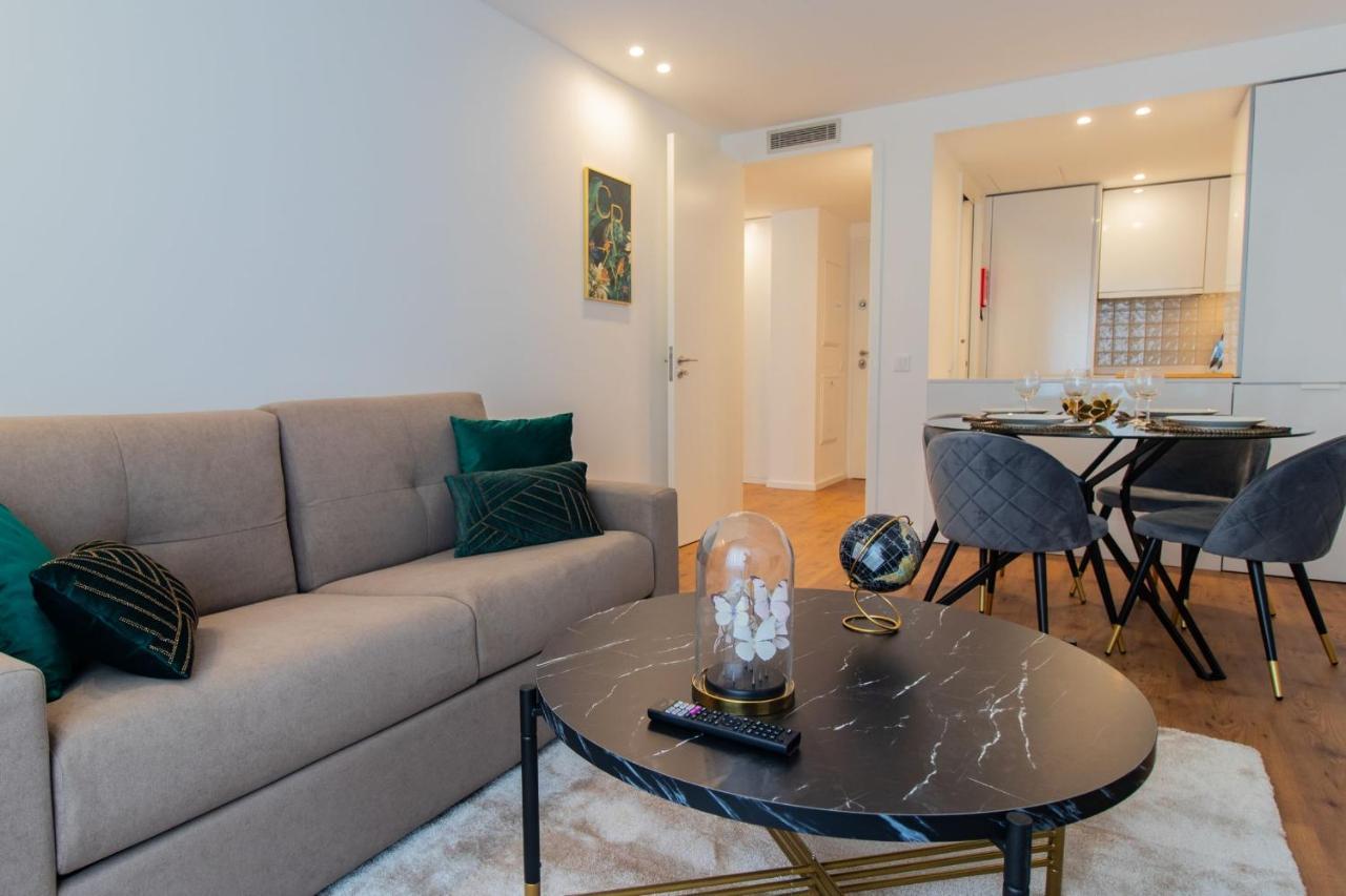 Stunning Apartment W/ Free Parking By Lovelystay Porto Ngoại thất bức ảnh