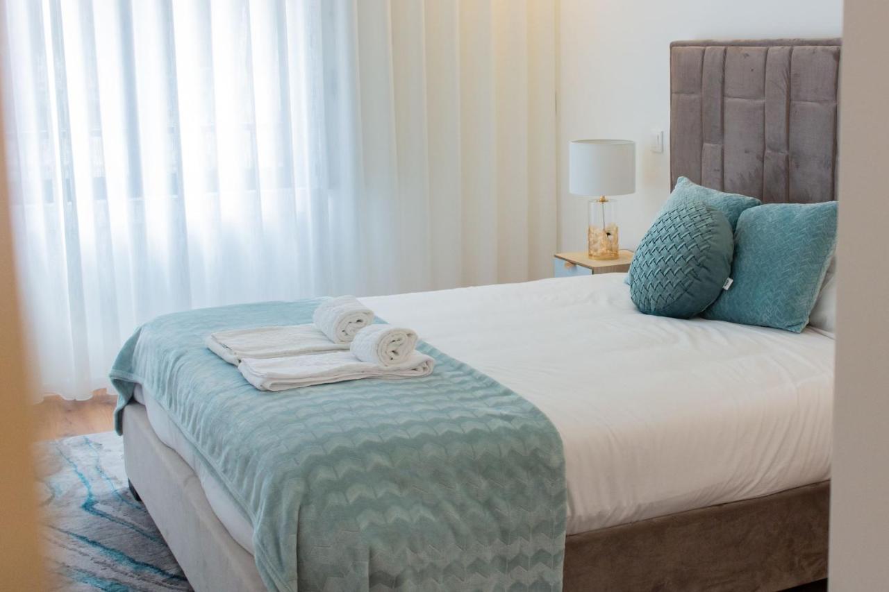 Stunning Apartment W/ Free Parking By Lovelystay Porto Ngoại thất bức ảnh