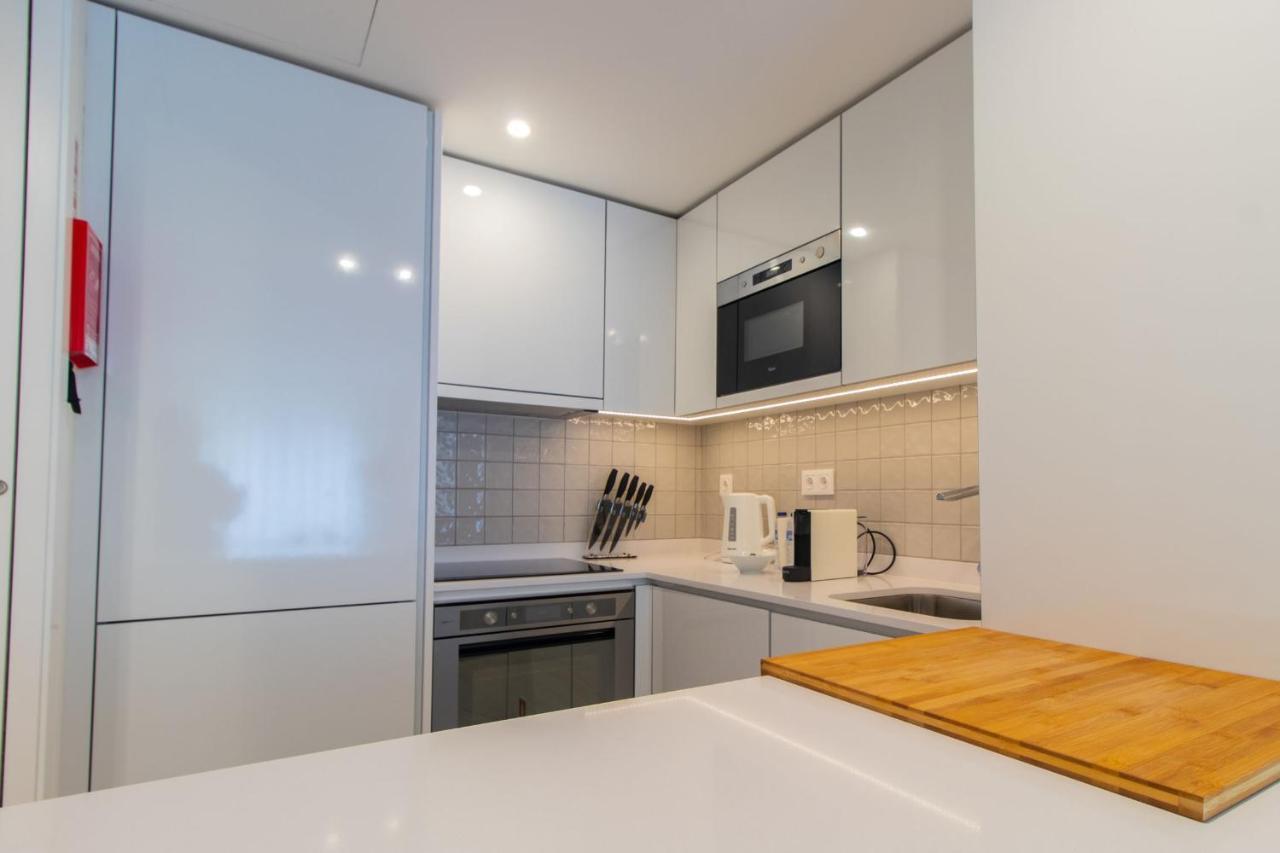 Stunning Apartment W/ Free Parking By Lovelystay Porto Ngoại thất bức ảnh